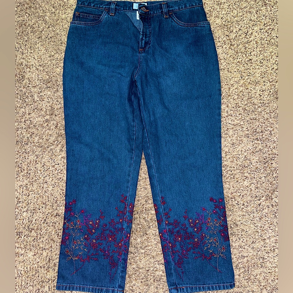 Vintage Straight legged embroidered jeans. Size 10P.